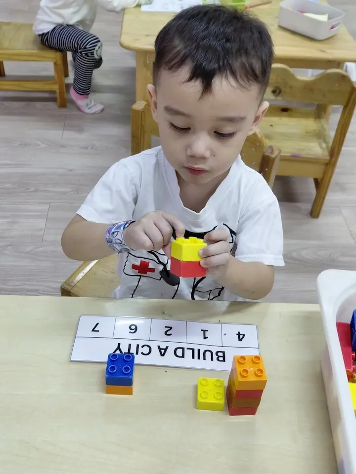 Kids creative art activities